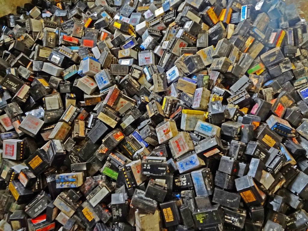 危險廢物與一般固(gù)體廢物的區(qū)別