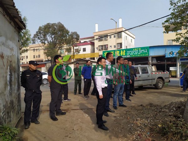 大良黨工委書記、順(shùn)控(kòng)環保水務總經理一行(háng)視察黑臭水(shuǐ)體治理工作(圖1) 大良黨工委書記(jì)、順控環保水務總經理一行視察黑臭水體治理工作(zuò)(圖(tú)1)