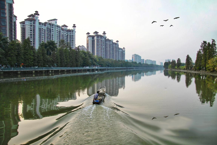 順德大良石洛湧、八坊湧整治見(jiàn)成效(圖1) 順德大良石洛湧、八坊湧整治見成效(圖1)