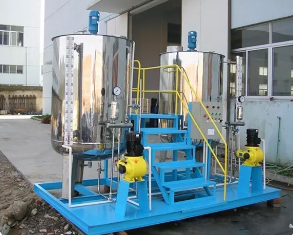 全自動加藥裝置的應用範（fàn）圍和（hé）選型介紹(圖2)