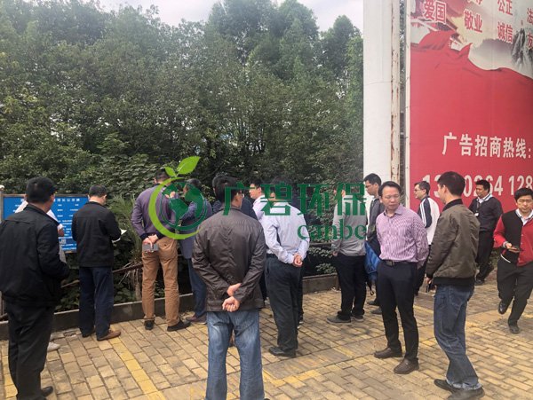 大良街道、順控環保水務等領(lǐng)導到金陡湧黑臭水體治理現場視察工(gōng)作(圖3) 大良街道(dào)、順控環保水務等領(lǐng)導到金(jīn)陡湧黑臭水體治理現場視察工作(圖3)